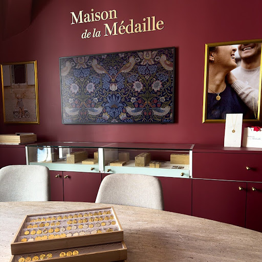 Comment choisir la chaîne d&rsquo;une médaille de baptême ? Le guide